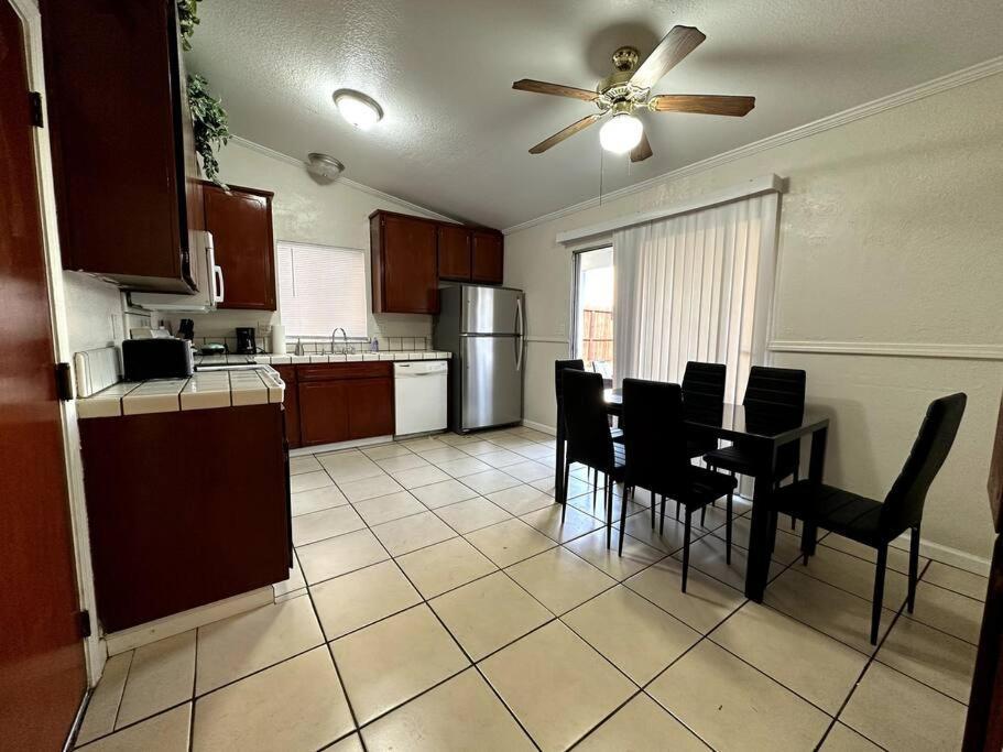 Comfortable House W/ Wi-Fi/Tv - Turlock,Ca Экстерьер фото