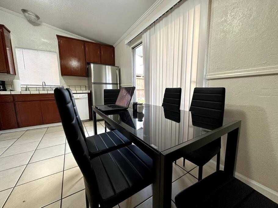 Comfortable House W/ Wi-Fi/Tv - Turlock,Ca Экстерьер фото