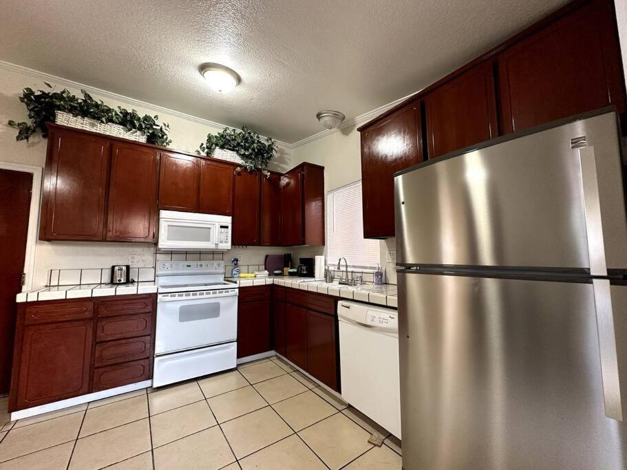 Comfortable House W/ Wi-Fi/Tv - Turlock,Ca Экстерьер фото